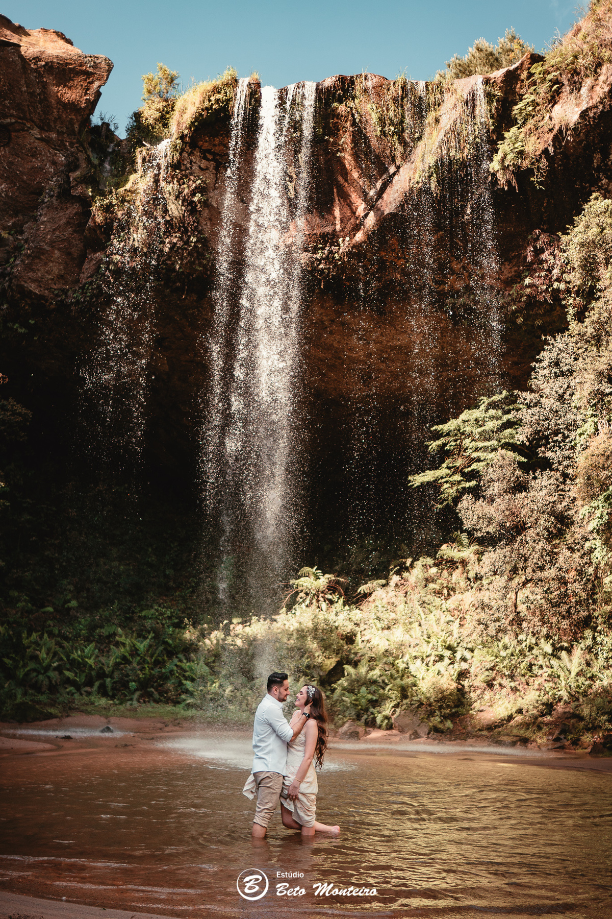 fotografo de casamento - videos de casamento - filmagem - casamento - cinegrafista - filmmaker - wedding - produtora - curitiba - estudio beto monteiro - casal - pre wedding - millena e anderson - plantação trigo - espaço do campo - por do sol - cachoeira