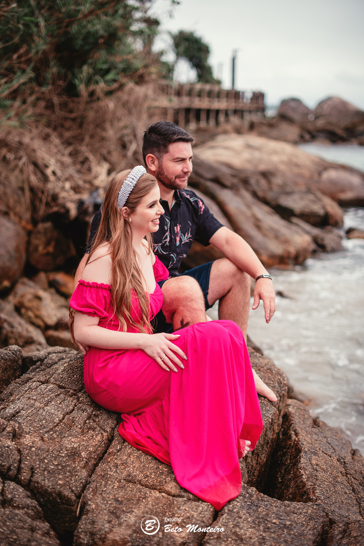 fotografo de casamento - videos de casamento - filmagem - casamento - cinegrafista - filmmaker - wedding - produtora - curitiba - estudio beto monteiro - casal - pre wedding - camila e toni - bombinhas - pet - cachorrinho - praia - mar - vestido vermelho