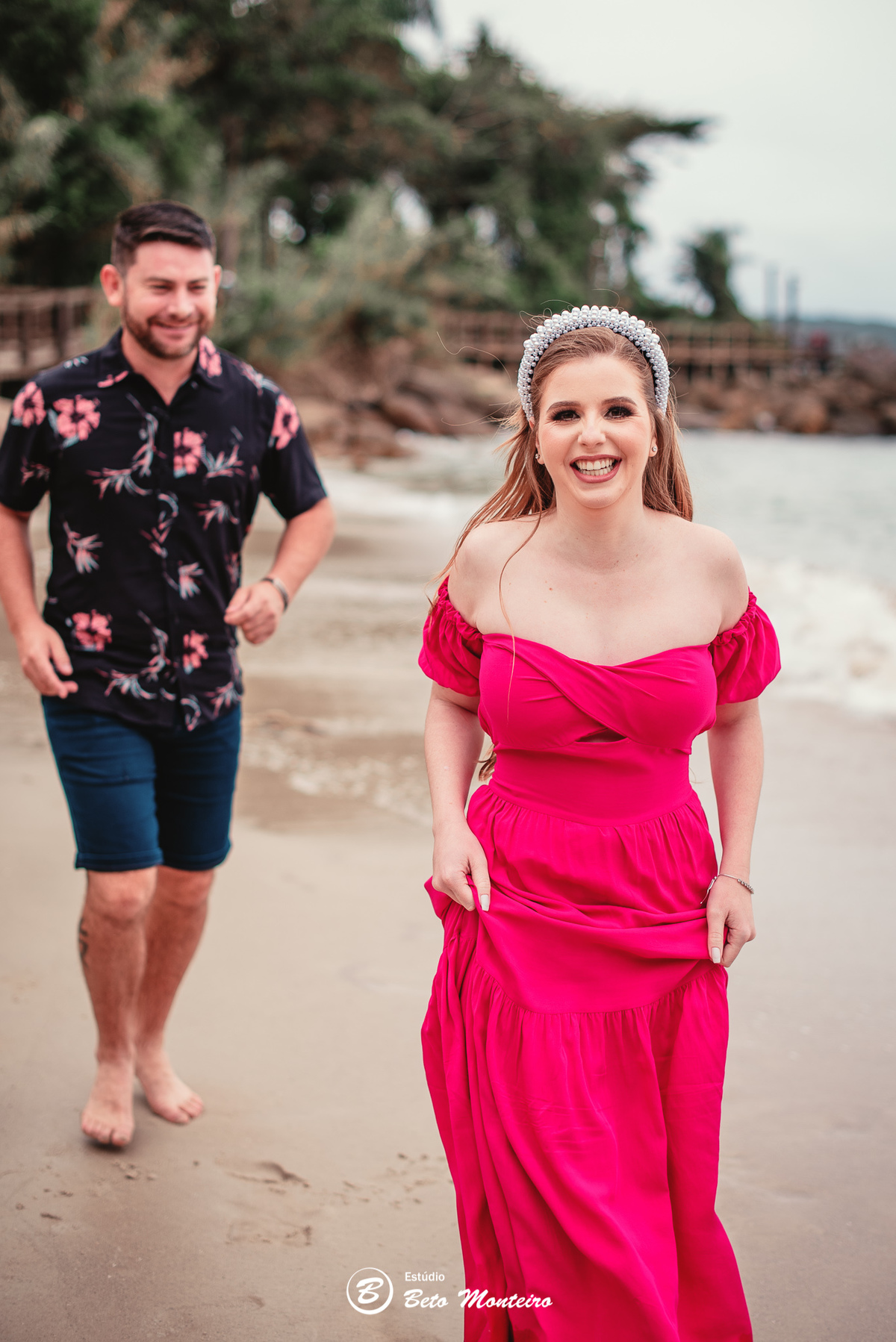 fotografo de casamento - videos de casamento - filmagem - casamento - cinegrafista - filmmaker - wedding - produtora - curitiba - estudio beto monteiro - casal - pre wedding - camila e toni - bombinhas - pet - cachorrinho - praia - mar - vestido vermelho