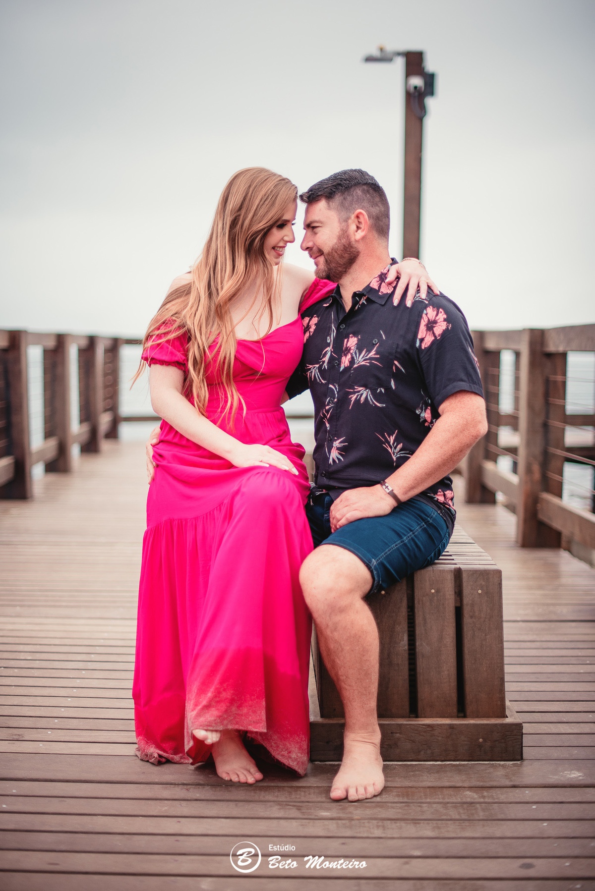 fotografo de casamento - videos de casamento - filmagem - casamento - cinegrafista - filmmaker - wedding - produtora - curitiba - estudio beto monteiro - casal - pre wedding - camila e toni - bombinhas - pet - cachorrinho - praia - mar - vestido vermelho