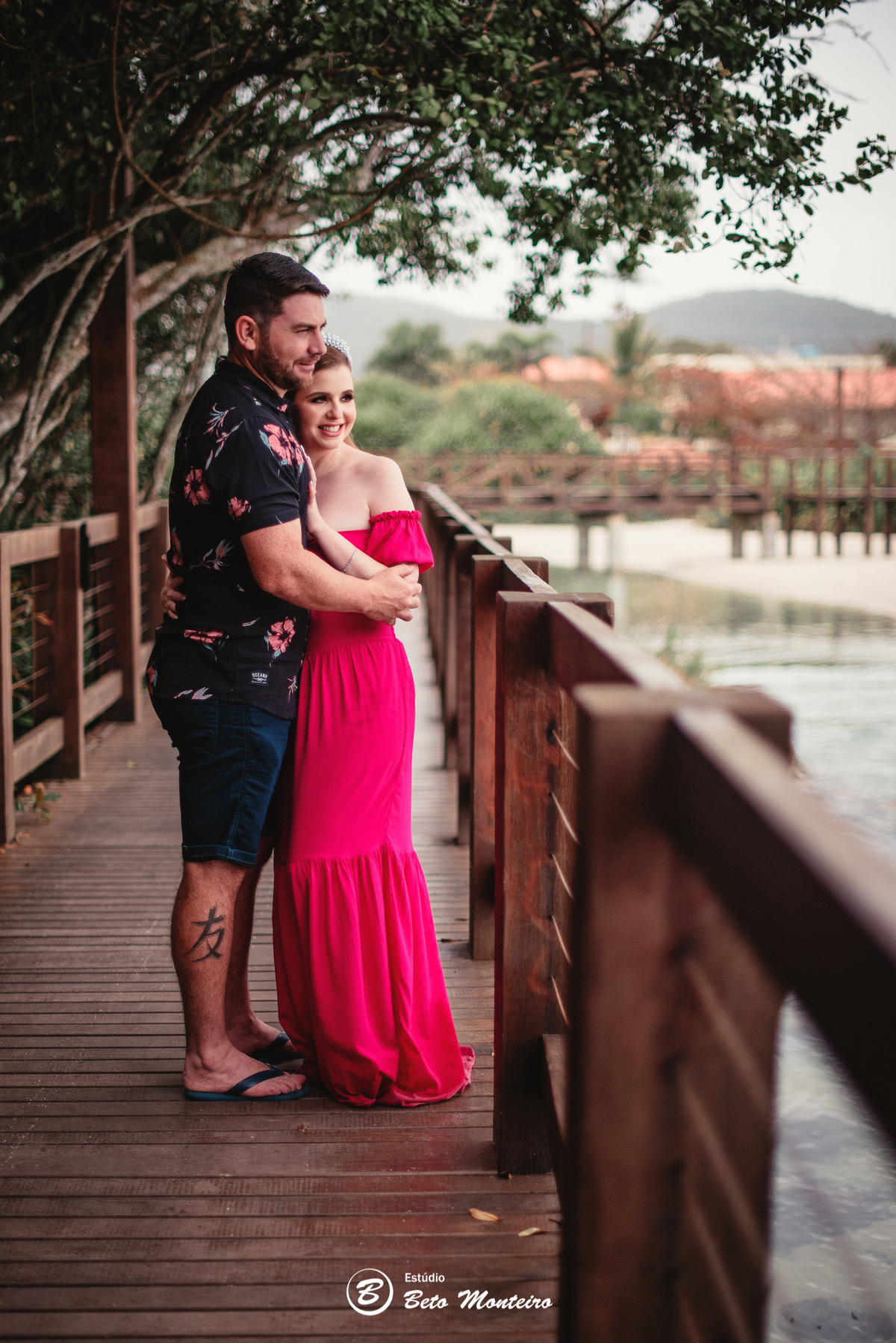 fotografo de casamento - videos de casamento - filmagem - casamento - cinegrafista - filmmaker - wedding - produtora - curitiba - estudio beto monteiro - casal - pre wedding - camila e toni - bombinhas - pet - cachorrinho - praia - mar - vestido vermelho