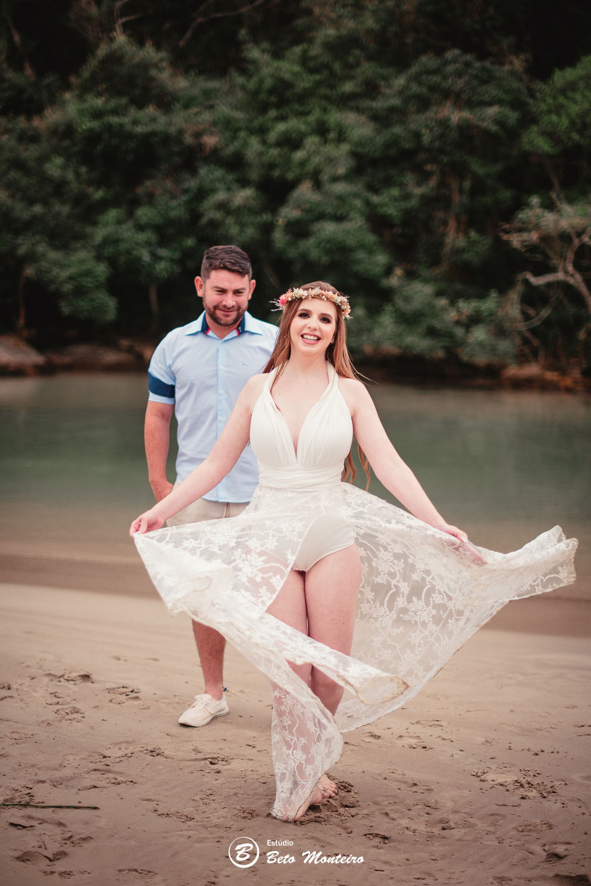fotografo de casamento - videos de casamento - filmagem - casamento - cinegrafista - filmmaker - wedding - produtora - curitiba - estudio beto monteiro - casal - pre wedding - camila e toni - bombinhas - pet - cachorrinho - praia - mar - vestido branco