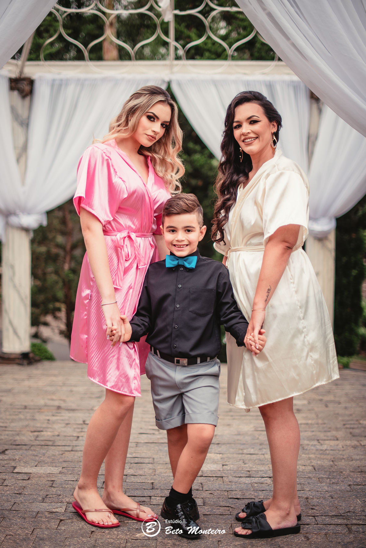 Aniversário de 15 anos - Foto e Filmagem - Debutante - Estúdio Beto Monteiro - Curitiba - fotografo de 15 anos - sessao de fotos - book de fotos - book de 15 anos - fotografo - leticia vieira - castello reale - pedro aquino - soul - vestido vermelho