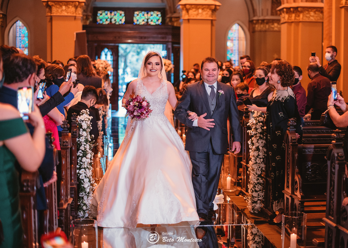 fotografo de casamento - videos de casamento - filmagem - casamento - cinegrafista - filmmaker - wedding - produtora - curitiba - estudio beto monteiro - casal - pre wedding - millena e anderson - garibaldi - catedral - melissa campano - mari cerimonial