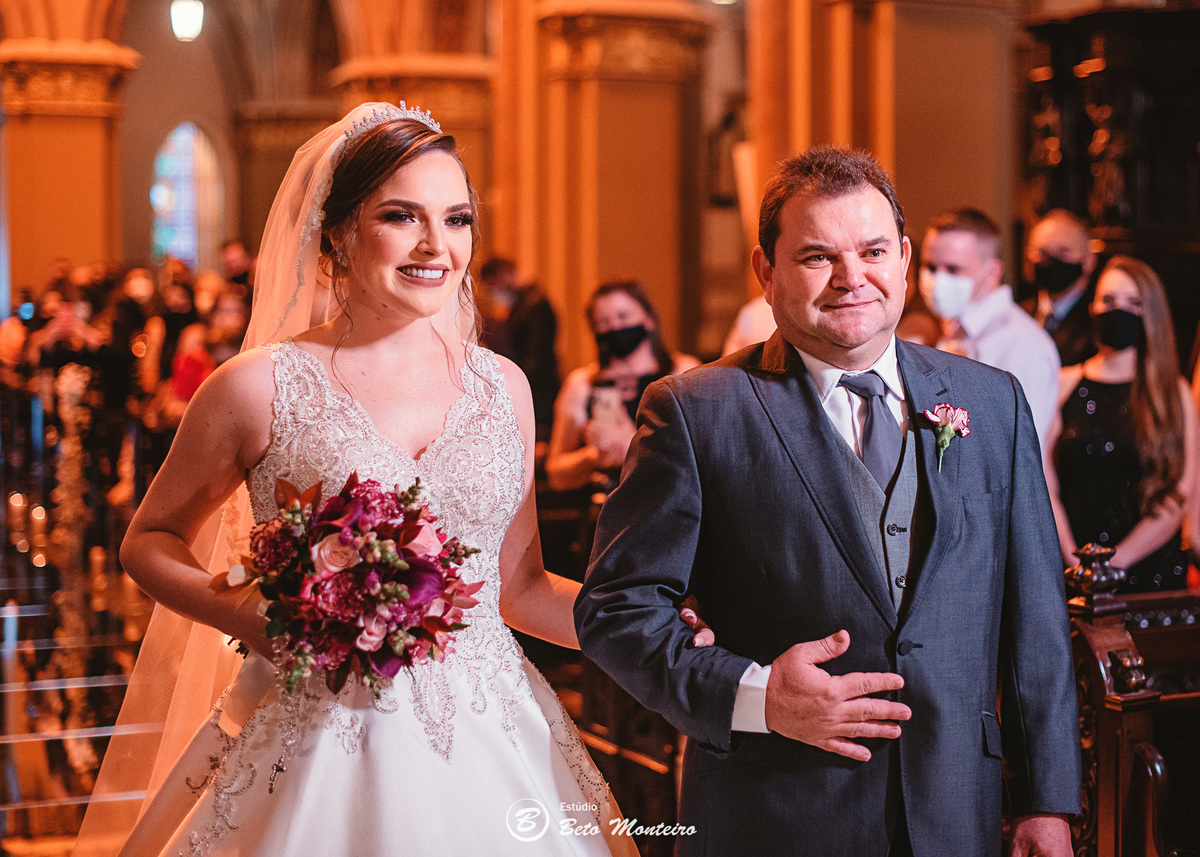 fotografo de casamento - videos de casamento - filmagem - casamento - cinegrafista - filmmaker - wedding - produtora - curitiba - estudio beto monteiro - casal - pre wedding - millena e anderson - garibaldi - catedral - melissa campano - mari cerimonial