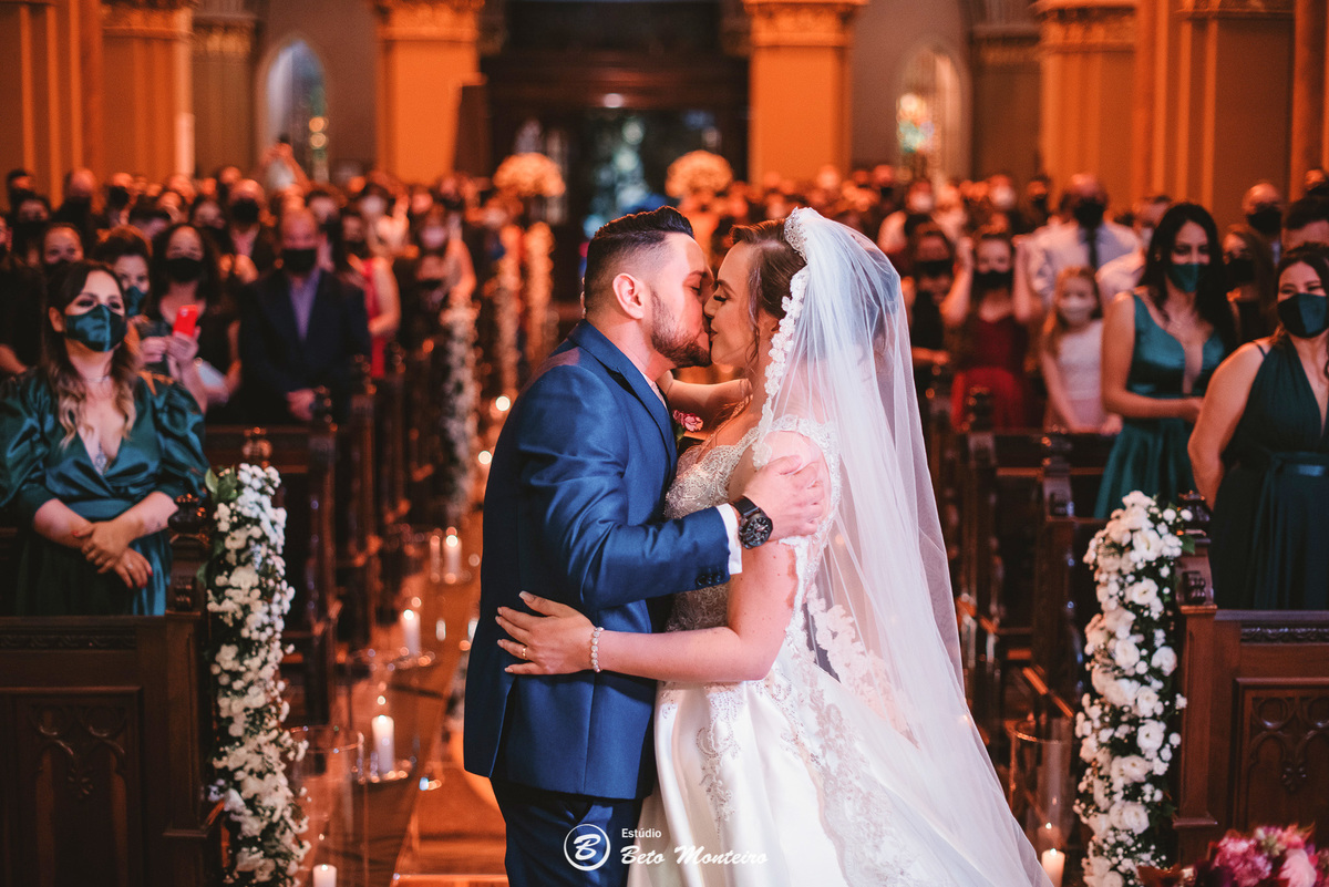 fotografo de casamento - videos de casamento - filmagem - casamento - cinegrafista - filmmaker - wedding - produtora - curitiba - estudio beto monteiro - casal - pre wedding - millena e anderson - garibaldi - catedral - melissa campano - mari cerimonial