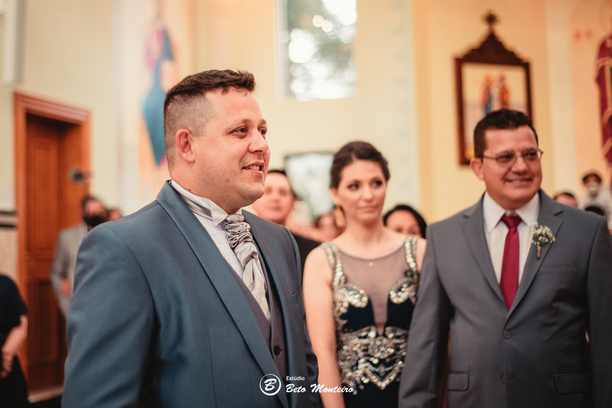 fotografo de casamento - videos de casamento - filmagem - casamento - cinegrafista - filmmaker - wedding - produtora - curitiba - estudio beto monteiro - casal - pre wedding - franciele e jefferson - fran - chacara ienkot - igreja ucraniana - pamela dell