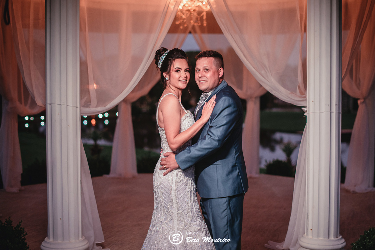 fotografo de casamento - videos de casamento - filmagem - casamento - cinegrafista - filmmaker - wedding - produtora - curitiba - estudio beto monteiro - casal - pre wedding - franciele e jefferson - fran - chacara ienkot - igreja ucraniana - pamela dell
