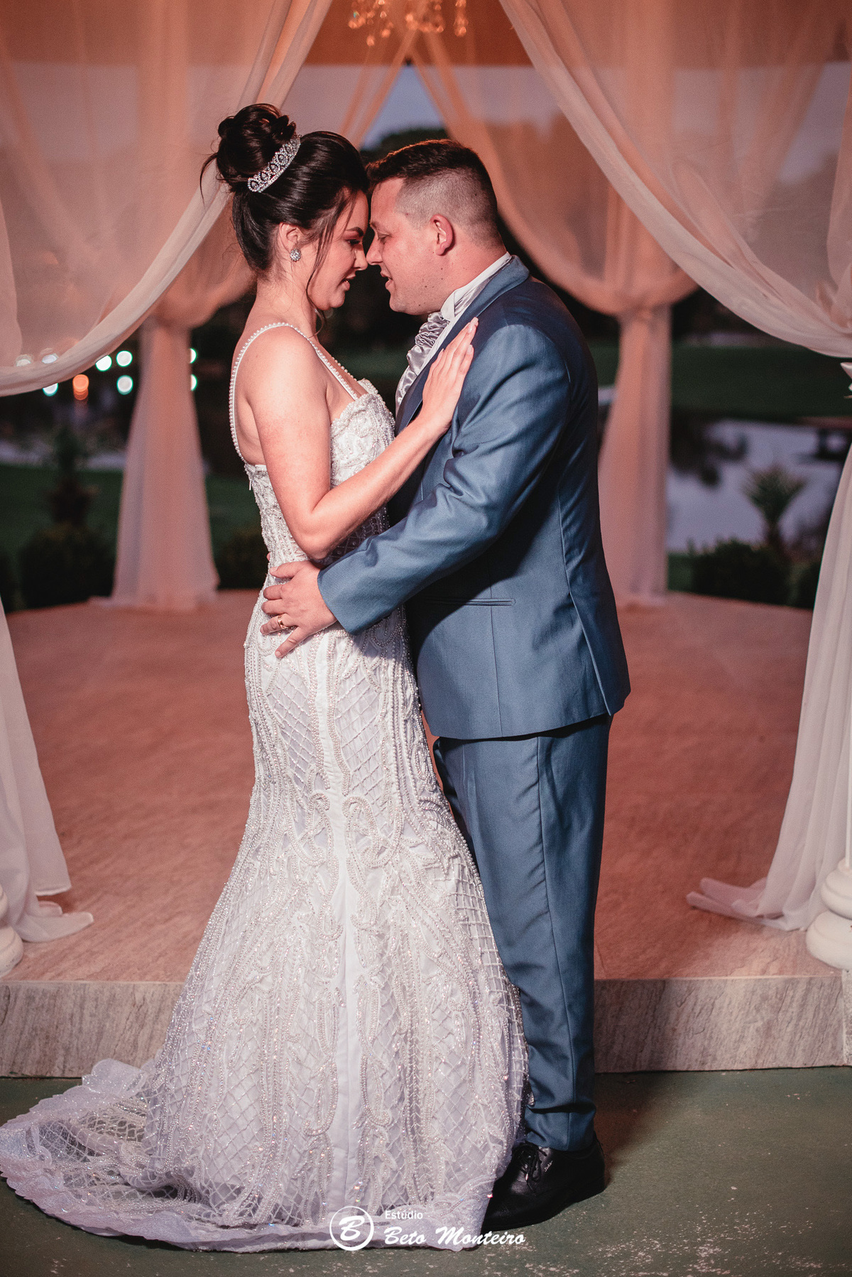 fotografo de casamento - videos de casamento - filmagem - casamento - cinegrafista - filmmaker - wedding - produtora - curitiba - estudio beto monteiro - casal - pre wedding - franciele e jefferson - fran - chacara ienkot - igreja ucraniana - pamela dell