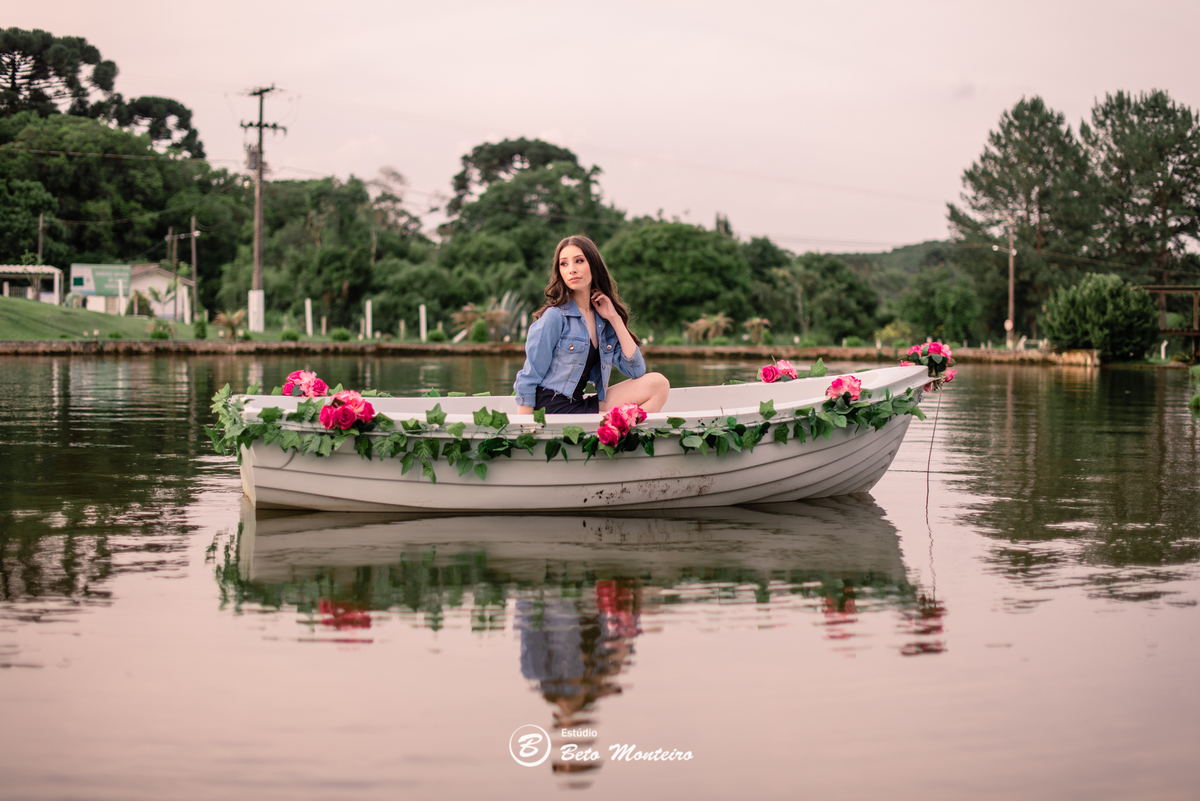 Aniversário de 15 anos - Foto e Filmagem - Debutante - Estúdio Beto Monteiro - Curitiba - fotografo de 15 anos - fotógrafa - sessao de fotos - book de fotos - book de 15 anos - fotografo - chácara ienkot - vestido - Lívia
