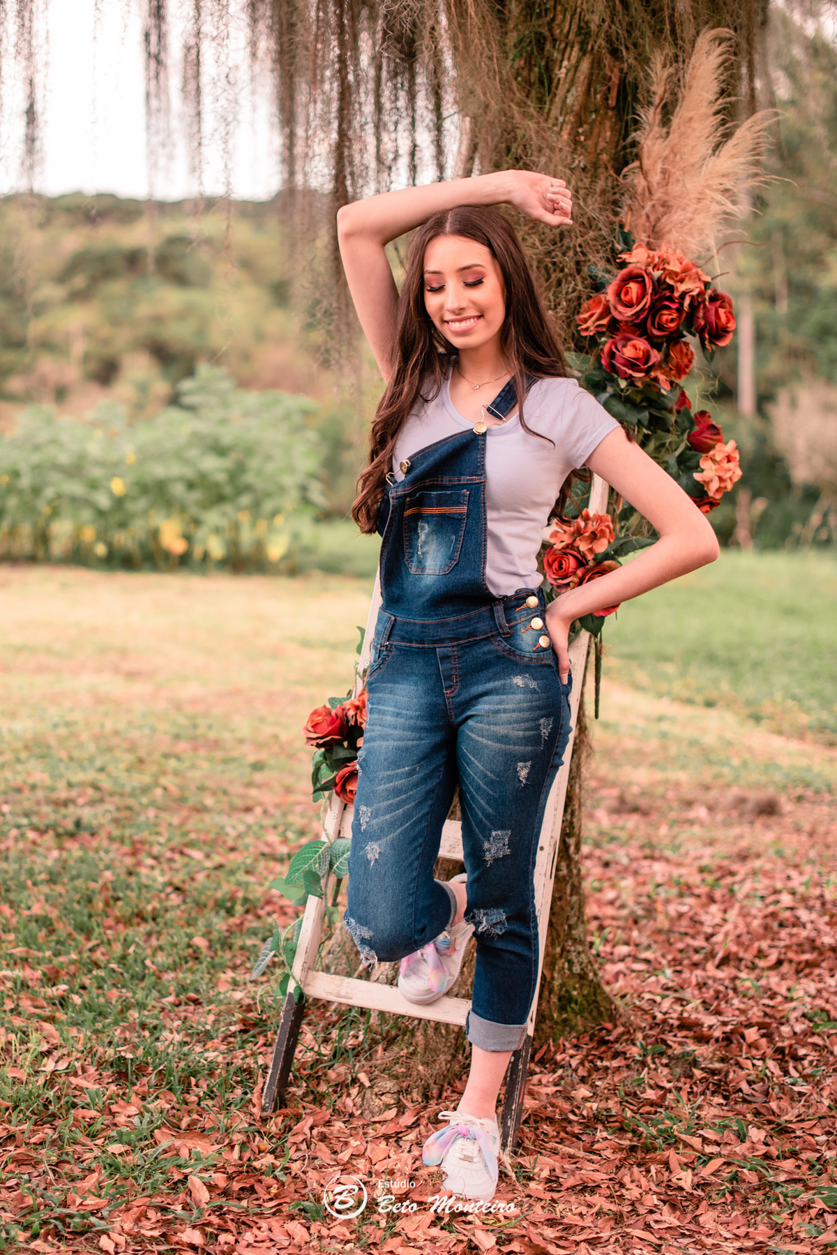 Aniversário de 15 anos - Foto e Filmagem - Debutante - Estúdio Beto Monteiro - Curitiba - fotografo de 15 anos - fotógrafa - sessao de fotos - book de fotos - book de 15 anos - fotografo - chácara ienkot - vestido - Lívia