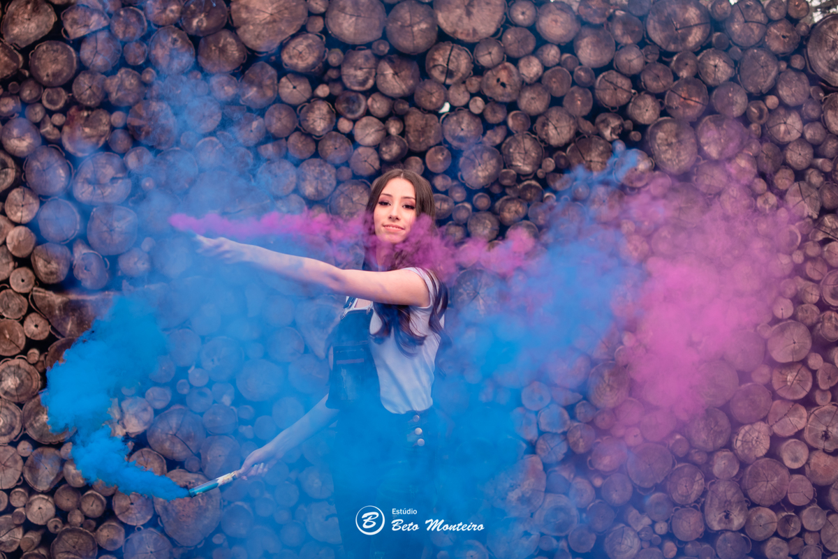 Aniversário de 15 anos - Foto e Filmagem - Debutante - Estúdio Beto Monteiro - Curitiba - fotografo de 15 anos - fotógrafa - sessao de fotos - book de fotos - book de 15 anos - fotografo - chácara ienkot - vestido - Lívia