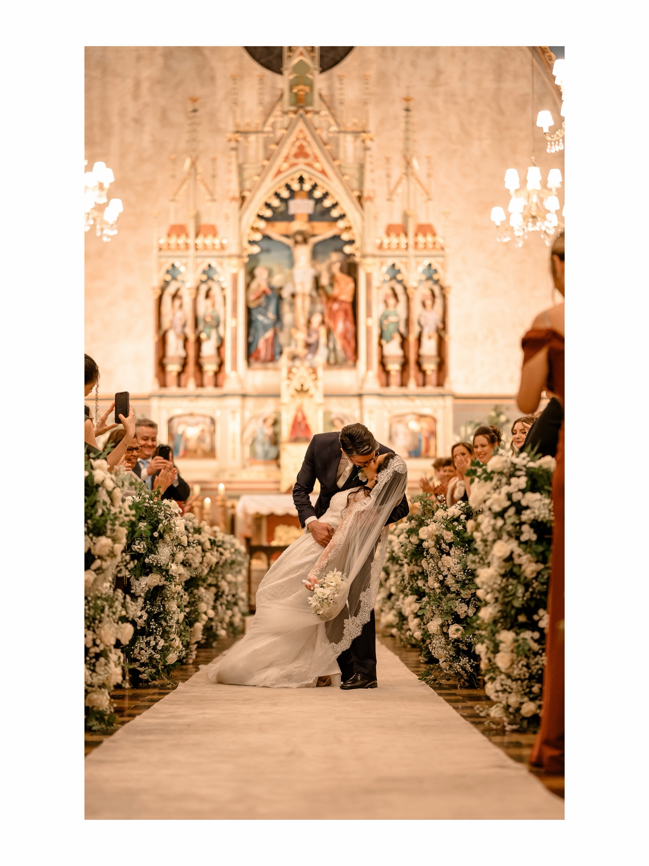 Bia e Gabriel // Casamento // @castelodobatel